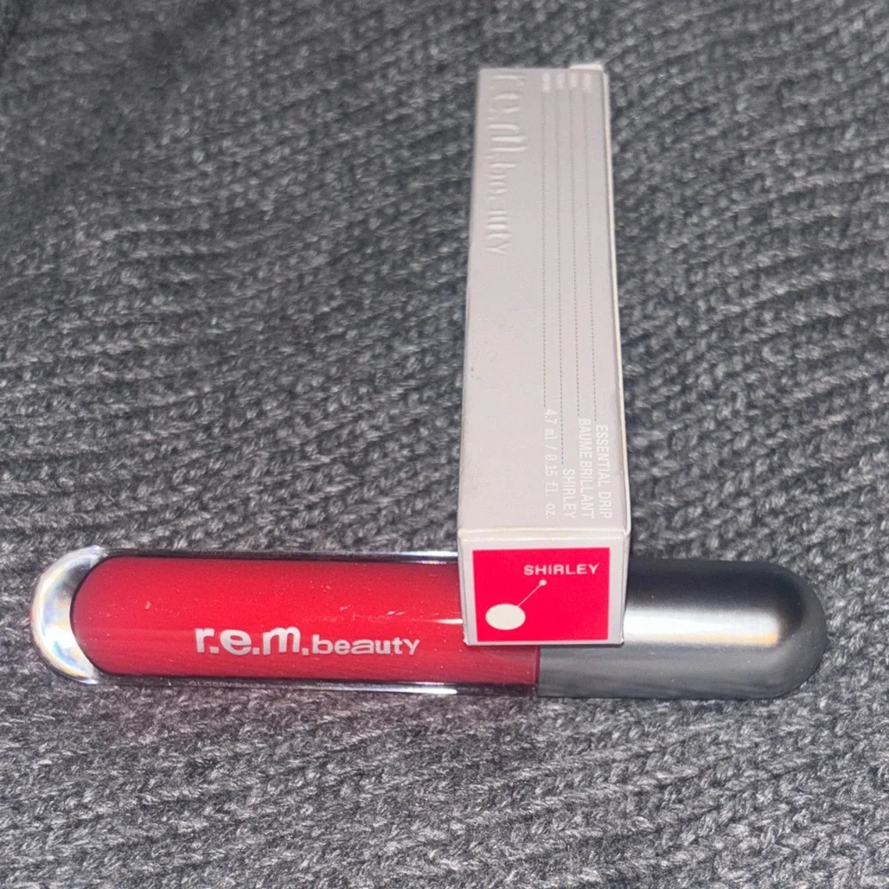 R.E.M. Essential Drip Glossy Balm Lip Gloss Shirley Red Tint Ariana Grande